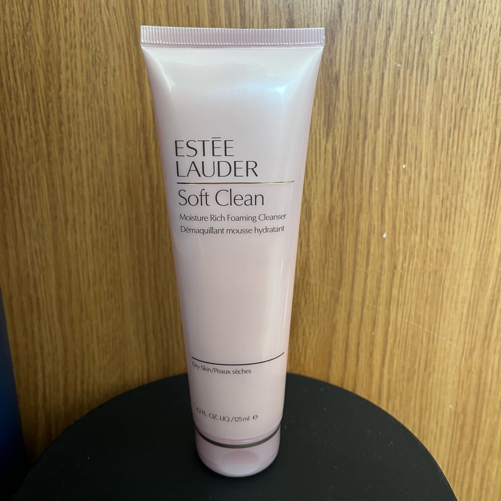 Estee Lauder Soft Clean Foaming Cleanser - Light Pink